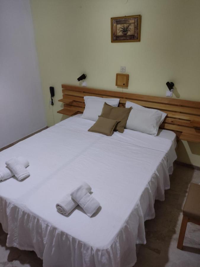 Kissandros Hotel Agia Galini  Bagian luar foto